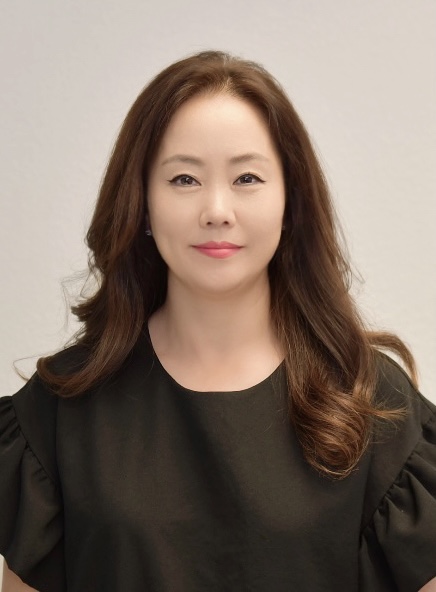 Sung (Jenny) Park, Sr Director (제니 박)